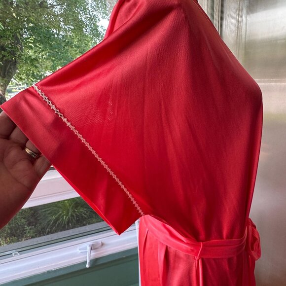 Vintage 80s house dress, strawberry red, white embroidered details, nylon robe - Picture 5 of 10